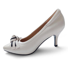 Load image into Gallery viewer, Caitlyn Signature lambskin pumps with whiskers bow