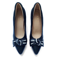 Load image into Gallery viewer, Caitlyn Signature lambskin pumps with whiskers bow