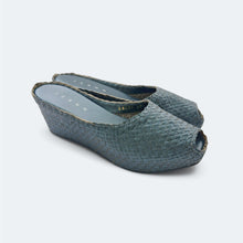 Load image into Gallery viewer, Handwoven Square Front wedges - 28288