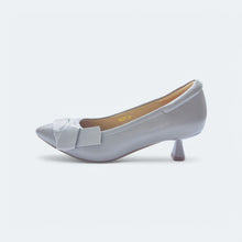 Load image into Gallery viewer, Dierra Patent Leather Low Heel