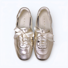 Load image into Gallery viewer, Aeris Ribbon Sneakers