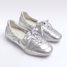 Load image into Gallery viewer, Aeris Ribbon Sneakers