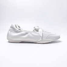 Load image into Gallery viewer, Aeris Ribbon Sneakers