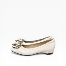 Load image into Gallery viewer, Chiara Floral Flats