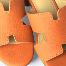 Load image into Gallery viewer, Hannah Low Heel Sandals