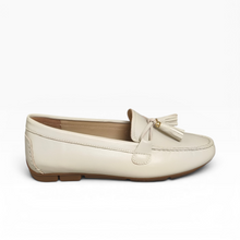 Load image into Gallery viewer, Margaux Tassel Loafers