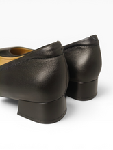 Load image into Gallery viewer, Valerie Premium Classic Pumps