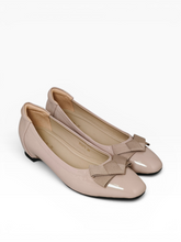 Load image into Gallery viewer, Adeline Bow Pumps