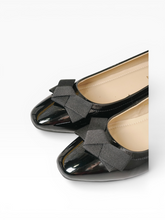 Load image into Gallery viewer, Adeline Bow Pumps