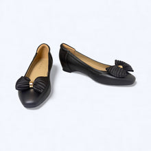 Load image into Gallery viewer, Renee Pleated Ribbon Hidden Wedge