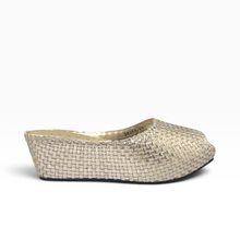 Load image into Gallery viewer, Handwoven Square Front wedges