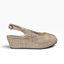 Load image into Gallery viewer, Handwoven Square Front wedges Crisscross Front