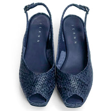 Load image into Gallery viewer, Handwoven Square Front wedges criss cross front - 28733