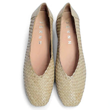 Load image into Gallery viewer, Evelyn handwoven square round low pumps
