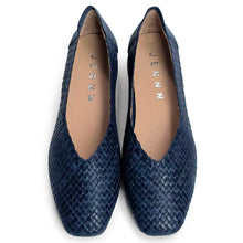 Load image into Gallery viewer, Evelyn handwoven square round low pumps
