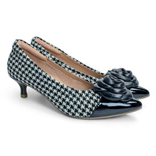 Load image into Gallery viewer, Camellia heels with stitching