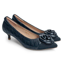 Load image into Gallery viewer, Camellia heels with stitching