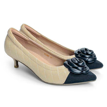 Load image into Gallery viewer, Camellia heels with stitching