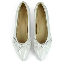 Load image into Gallery viewer, Bennett Signature lambskin pumps with twisted gathers