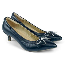Load image into Gallery viewer, Jada Signature lambskin pumps with delicate diamond bow
