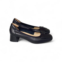 Load image into Gallery viewer, Elise Ribbon Pumps