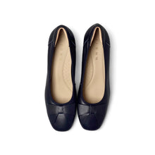 Load image into Gallery viewer, Elise Ribbon Pumps