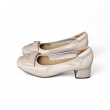 Load image into Gallery viewer, Elise Ribbon Pumps