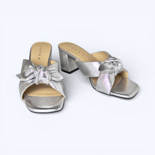 Load image into Gallery viewer, Margot Knotted Low Heel Sandals