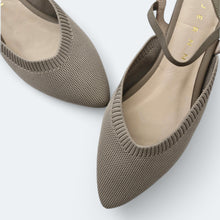 Load image into Gallery viewer, Kindra Flats