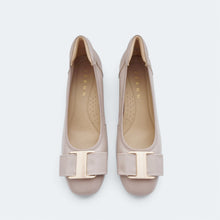 Load image into Gallery viewer, Vanessa Lambskin Leather Low Heel