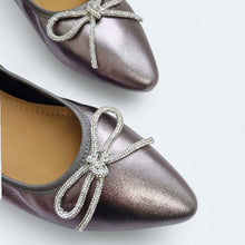 Load image into Gallery viewer, Huda Metallic Flats