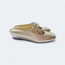 Load image into Gallery viewer, Olive Casual Leather Flats