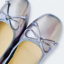 Load image into Gallery viewer, Cici Comfy Flats