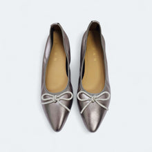 Load image into Gallery viewer, Huda Metallic Flats