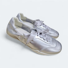Load image into Gallery viewer, Ribbon Sneakers