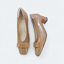 Load image into Gallery viewer, Elara Soft Patent Pumps