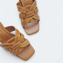 Load image into Gallery viewer, Vue Low Heel