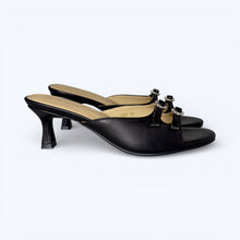 Load image into Gallery viewer, Pearle Low Heel Sandals
