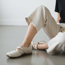 Load image into Gallery viewer, Jenny Comfort Sneakers