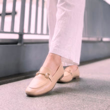 Load image into Gallery viewer, Alice Buckle Loafers