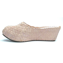 Load image into Gallery viewer, Handwoven Square Front wedges - 28288
