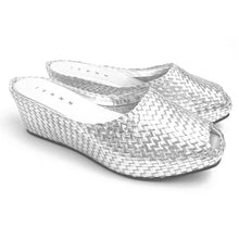 Load image into Gallery viewer, Handwoven Square Front wedges - 28288