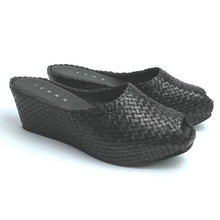 Load image into Gallery viewer, Handwoven Square Front wedges - 28288
