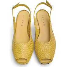 Load image into Gallery viewer, Handwoven Square Front wedges with Slingback - 28289