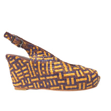 Load image into Gallery viewer, Handwoven leather high peep toe wedges with slingback - 23509