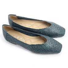 Load image into Gallery viewer, Handwoven square front flat pumps - 50215