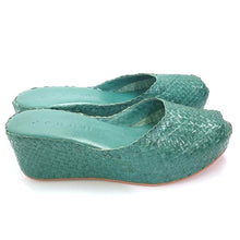 Load image into Gallery viewer, Handwoven Square Front wedges - 28288
