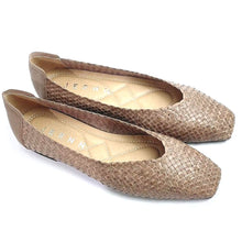 Load image into Gallery viewer, Handwoven square front flat pumps - 50215