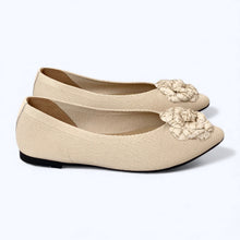 Load image into Gallery viewer, Marriam Flat
