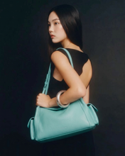 Load image into Gallery viewer, Harper Leather Tote (Side Pockets)
